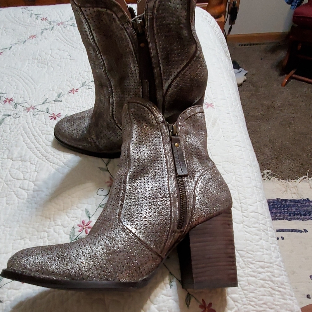 Tan sparkly boots